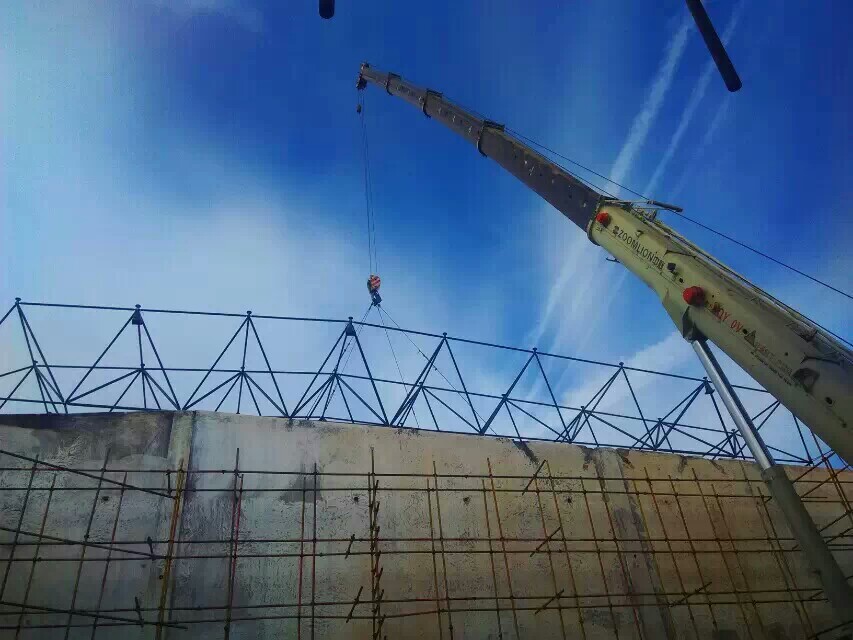 合山大跨度空间结构优选网架结构