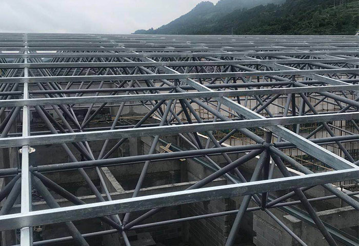 合山学校艺体楼网架
